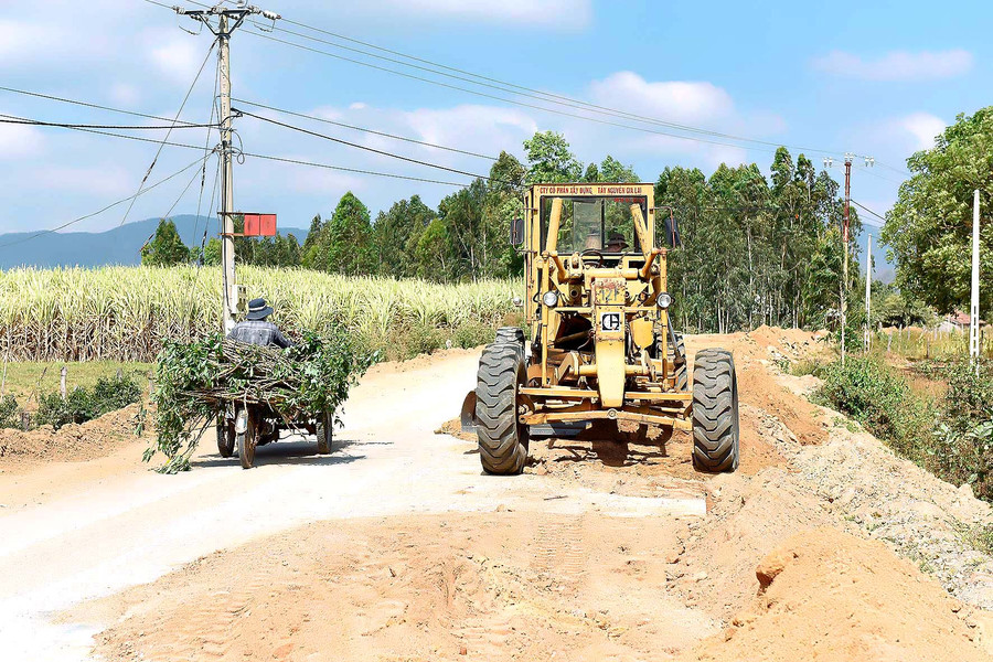 Tỉnh cần chú trọng đầu tư hệ thống đường giao thông nông thôn. Ảnh: P.V
