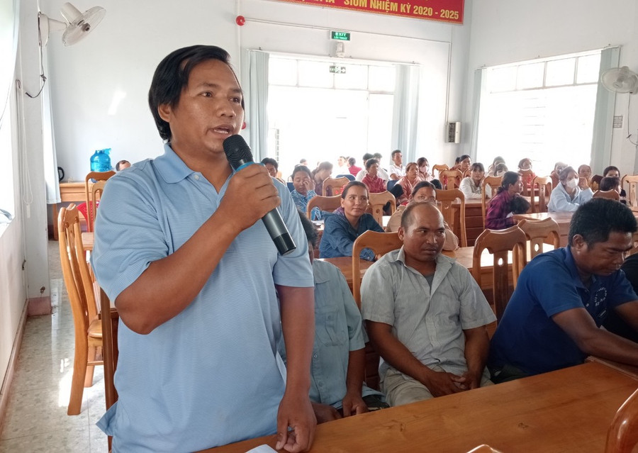 Cử tri xã Ia Rsươm đề nghị huyện cần hỗ trợ đất canh tác, vốn sản xuất, giống cây trồng, vật nuôi… nhằm tạo việc làm, sinh kế bền vững để giảm nghèo bền vững. Ảnh: Nguyễn Chi Cử tri xã Ia Rsươm đề nghị huyện cần hỗ trợ đất canh tác, vốn sản xuất, giống cây trồng, vật nuôi… nhằm tạo việc làm, sinh kế bền vững để giảm nghèo bền vững. Ảnh: Nguyễn Chi