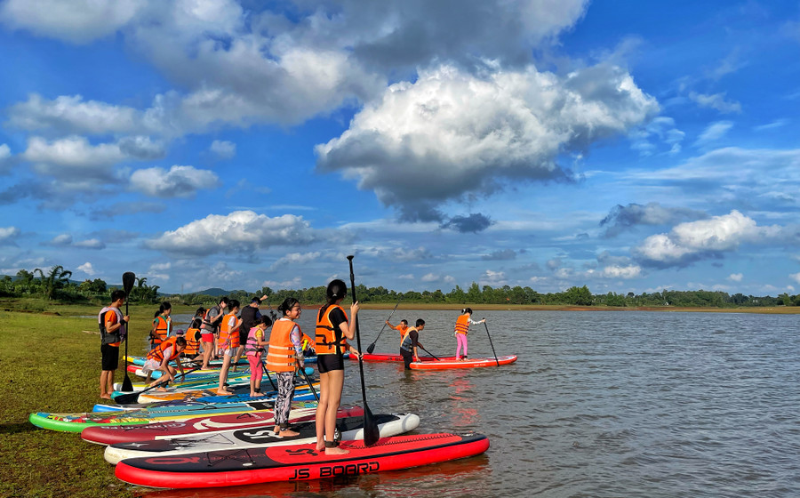 KNgày càng có rất nhiều chương trình/khóa học dạy trẻ các kỹ năng thiết yếu trong cuộc sống, mà một trong đó chính là khả năng tự lập, tự sinh tồn. Ảnh: Minh Châu KNgày càng có rất nhiều chương trình/khóa học dạy trẻ các kỹ năng thiết yếu trong cuộc sống, mà một trong đó chính là khả năng tự lập, tự sinh tồn. Ảnh: Minh Châu