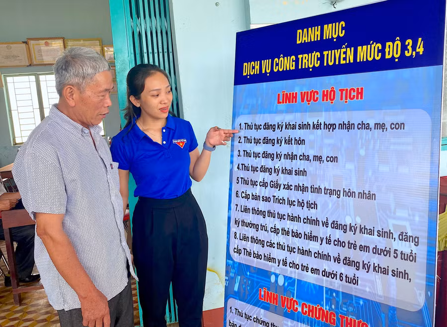 Các "Tổ dân phố điện tử" trên địa bàn TP. Pleiku đã chọn những TTHC được nhiều người dân, doanh nghiệp sử dụng và không quá phức tạp để triển khai bước đầu. Ảnh: Mộc Trà