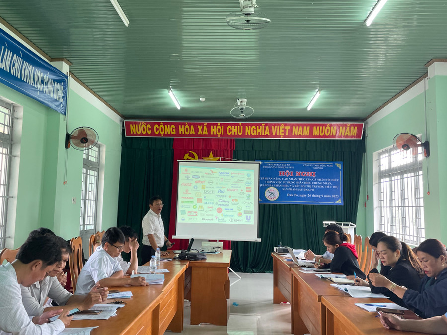 Quang cảnh lớp tập huấn. Ảnh: Nguyễn Hiền