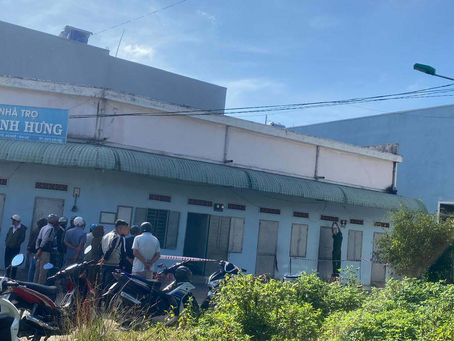 Phòng trọ nơi người đàn ông phóng hoả treo cổ tự tử. Phòng trọ nơi người đàn ông phóng hoả treo cổ tự tử.