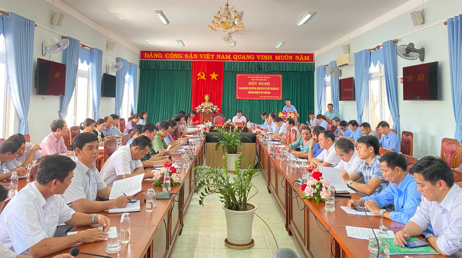 Quang cảnh buổi giao ban Cụm thi đua số 2 Ủy ban Kiểm tra Tỉnh ủy. Ảnh: Mai Linh