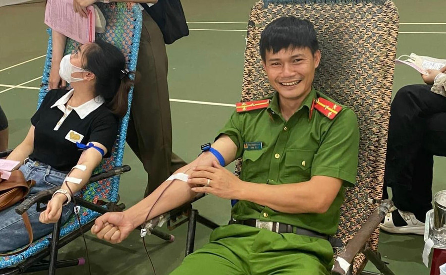 Cán bộ, chiến sĩ Công an huyện Đức Cơ tham gia hiến máu tình nguyện. Ảnh Công an huyện Đức Cơ Cán bộ, chiến sĩ Công an huyện Đức Cơ tham gia hiến máu tình nguyện. Ảnh Công an huyện Đức Cơ