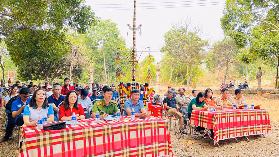 Quang cảnh buổi tuyên truyền. Ảnh: Bá Bính