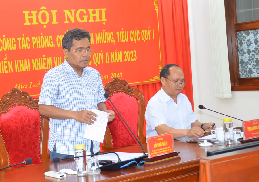 Bí thư Tỉnh ủy Hồ Văn Niên phát biểu tại hội nghị. Ảnh: Vĩnh Hoàng