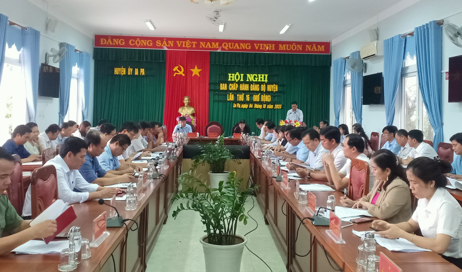 Quang cảnh hội nghị Ban Chấp hành Đảng bộ huyện Ia Pa. Ảnh: Như Loan Quang cảnh hội nghị Ban Chấp hành Đảng bộ huyện Ia Pa. Ảnh: Như Loan