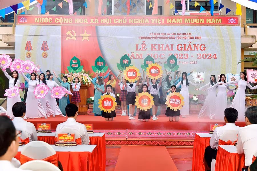 Quang cảnh lễ khai giảng năm học 2023-2024 tại Trường Phổ thông Dân tộc nội trú tỉnh. Ảnh: Đức Thụy
