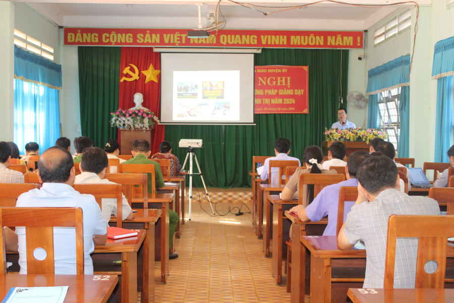 Quang cảnh lớp tập huấn. Ảnh: Lê Văn Châu Quang cảnh lớp tập huấn. Ảnh: Lê Văn Châu