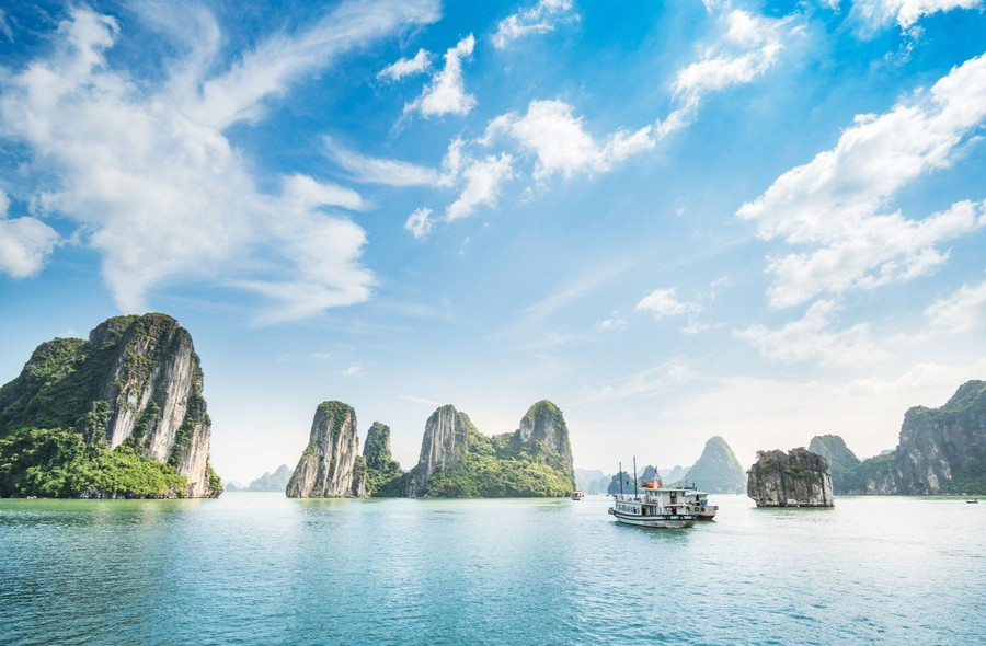 Vịnh Hạ Long. Ảnh: Jakarta Post (Nguồn VnExpress) Vịnh Hạ Long. Ảnh: Jakarta Post (Nguồn VnExpress)