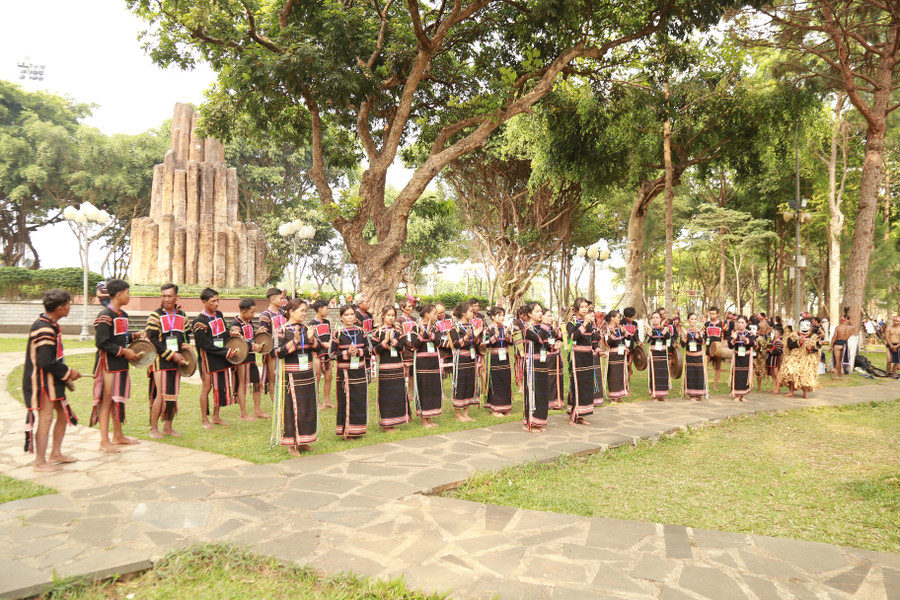 Ngày hội là dịp để các cộng đồng người dân tộc thiểu số của các tỉnh Tây Nguyên gặp gỡ, giao lưu, học hỏi. Ảnh: Phương Vi Ngày hội là dịp để các cộng đồng người dân tộc thiểu số của các tỉnh Tây Nguyên gặp gỡ, giao lưu, học hỏi. Ảnh: Phương Vi