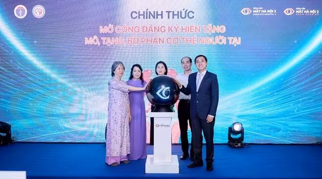 Ra mắt Ngân hàng Mô và Chi hội vận động hiến mô, bộ phận cơ thể người thuộc Bệnh viện Mắt Hà Nội cơ sở 2. Ảnh nguồn Báo Lao Động