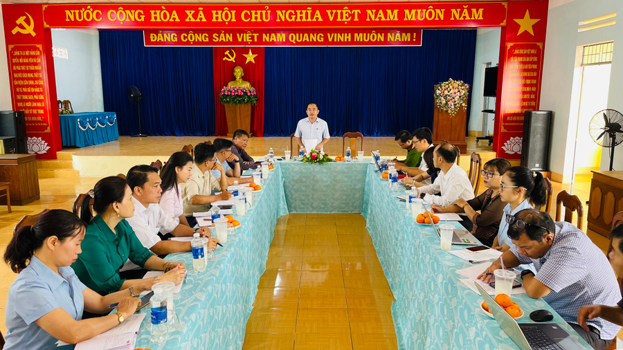 Quang cảnh buổi làm việc. Ảnh: Bá Bính Quang cảnh buổi làm việc. Ảnh: Bá Bính
