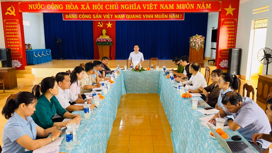 Quang cảnh buổi làm việc. Ảnh: Bá Bính