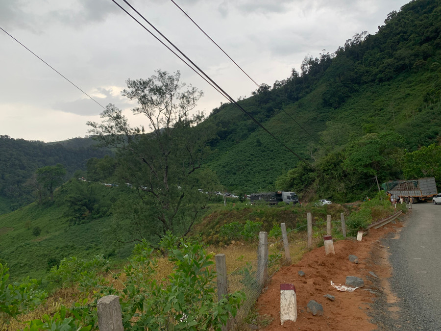 Vụ tai nạn khiến đoạn đường đèo Vi Ô Lắc kẹt xe trong nhiều giờ Ảnh HK