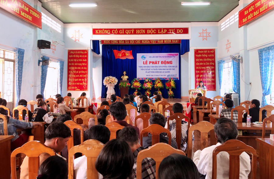 Quang cảnh buổi lễ phát động. Ảnh: Lan Anh