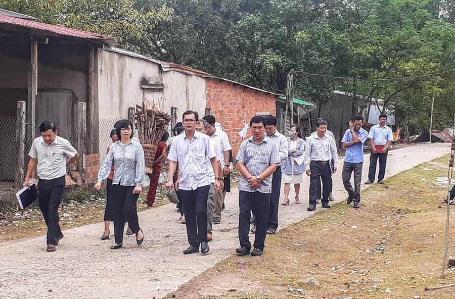 Đoàn công tác đi kiểm tra thực tế tại làng Tung Ke, xã Ayun. Ảnh: Hoàng Viên Đoàn công tác đi kiểm tra thực tế tại làng Tung Ke, xã Ayun. Ảnh: Hoàng Viên