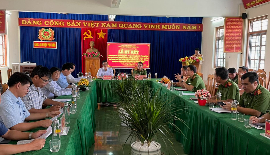 Quang cảnh buổi ký kết. Ảnh: Hoa Mai Quang cảnh buổi ký kết. Ảnh: Hoa Mai