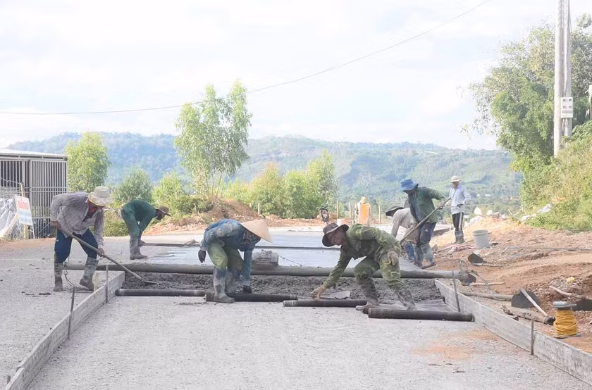 Các huyện, thị xã, thành phố chủ động bố trí ngân sách địa phương và huy động các nguồn lực hợp pháp để thực hiện 2 chương trình mục tiêu quốc gia. Ảnh: Minh Nguyễn