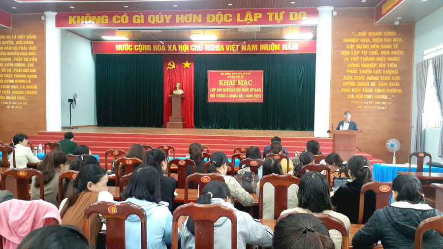 Quang cảnh lớp bồi dưỡng. Ảnh: Hoàng Viên