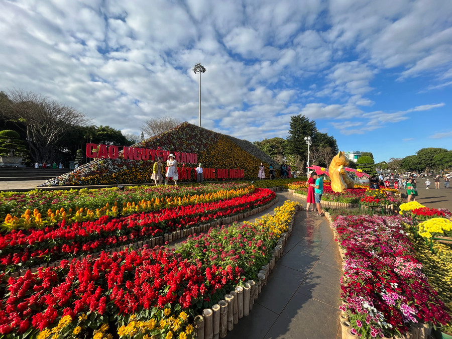 Xây dựng và phát triển TP. Pleiku theo hướng “đô thị thông minh, cao nguyên xanh vì sức khỏe”. Ảnh: Phương Vi Xây dựng và phát triển TP. Pleiku theo hướng “đô thị thông minh, cao nguyên xanh vì sức khỏe”. Ảnh: Phương Vi