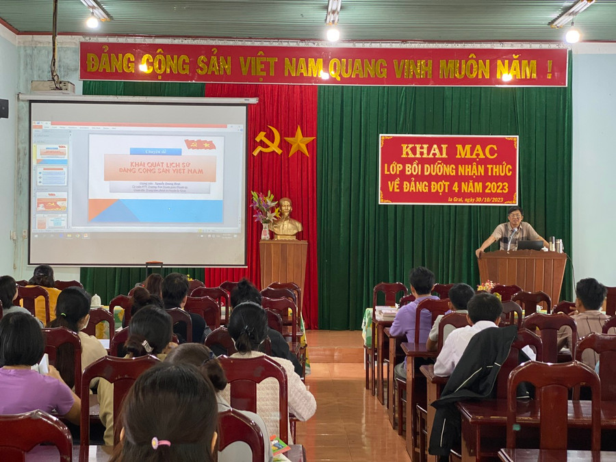 Quang cảnh lớp bồi dưỡng. Ảnh: Phương Lộc