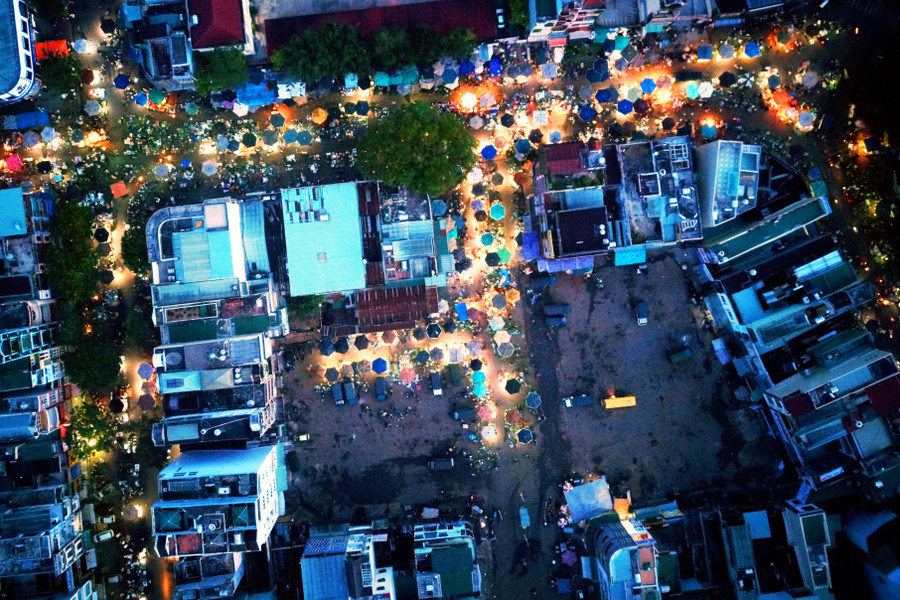 Chợ đêm Pleiku khi gần sáng.