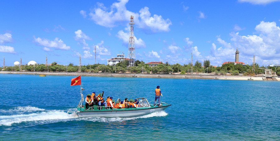 Sức sống trên đảo Song Tử Tây. Ảnh: Quang Thái Sức sống trên đảo Song Tử Tây. Ảnh: Quang Thái