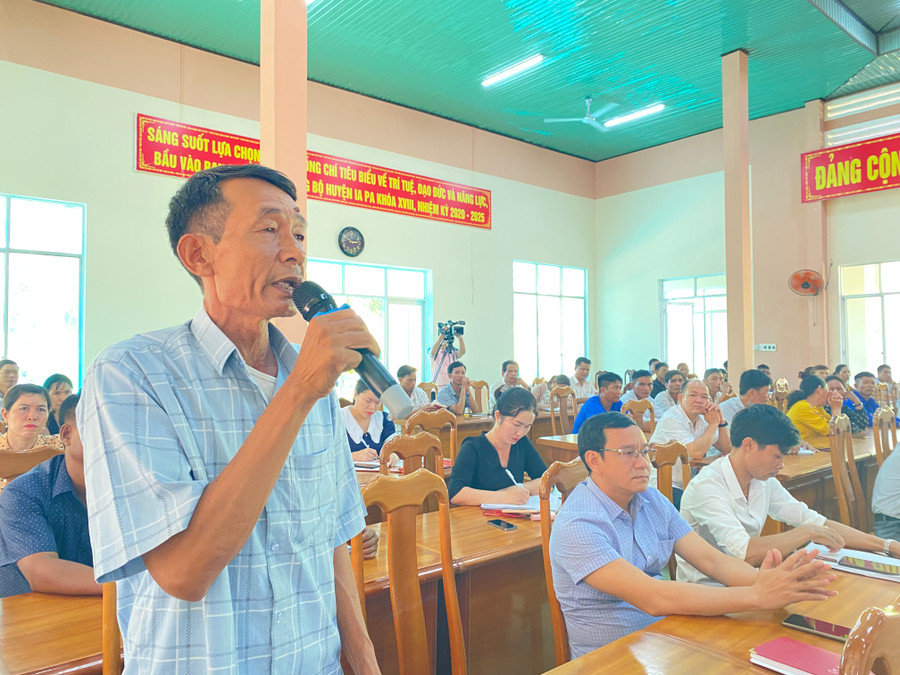 Ông Nguyễn Đức Thuần (thôn 2, xã Kim Tân) nêu ý kiến tại buổi tiếp xúc. Ảnh: Mai Linh Ông Nguyễn Đức Thuần (thôn 2, xã Kim Tân) nêu ý kiến tại buổi tiếp xúc. Ảnh: Mai Linh