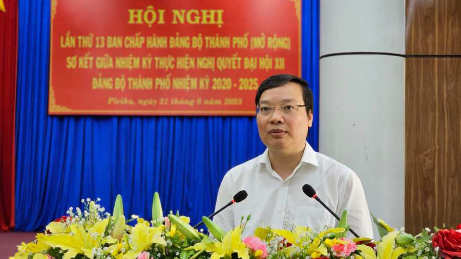 Phó Bí thư Tỉnh ủy, Chủ tịch UBND Tỉnh Gia Lai Trương Hải Long phát biểu chỉ đạo tại hội nghị. Ảnh: Bá Bính Phó Bí thư Tỉnh ủy, Chủ tịch UBND Tỉnh Gia Lai Trương Hải Long phát biểu chỉ đạo tại hội nghị. Ảnh: Bá Bính