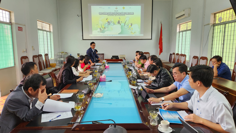 Quang cảnh buổi làm việc. Ảnh: Bá Bính