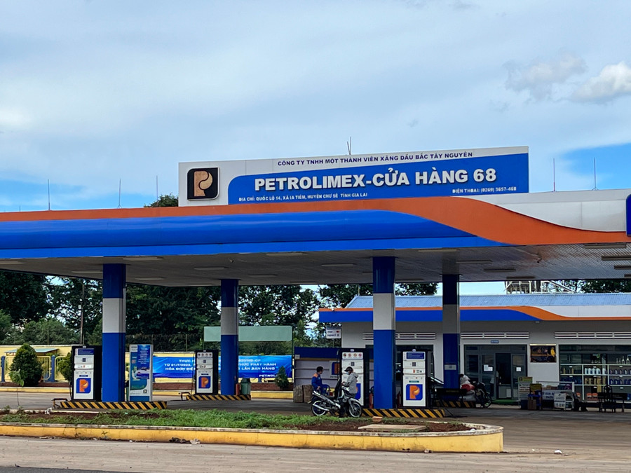 Giá xăng chiều 17-4 tăng từ 380 đồng/lít. Ảnh: P.V Giá xăng chiều 17-4 tăng từ 380 đồng/lít. Ảnh: P.V