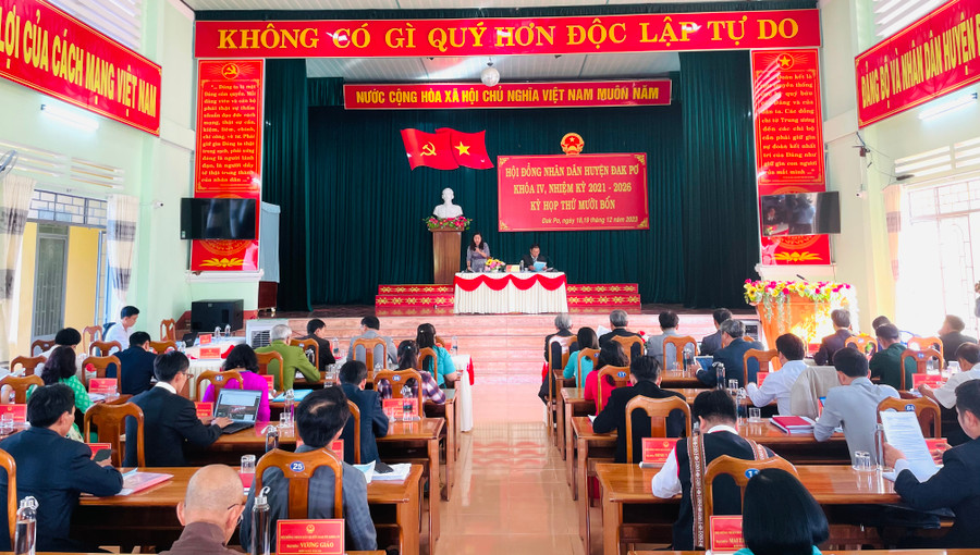 Quang cảnh kỳ họp HĐND huyện Đak Pơ. Ảnh: Nguyễn Hiền