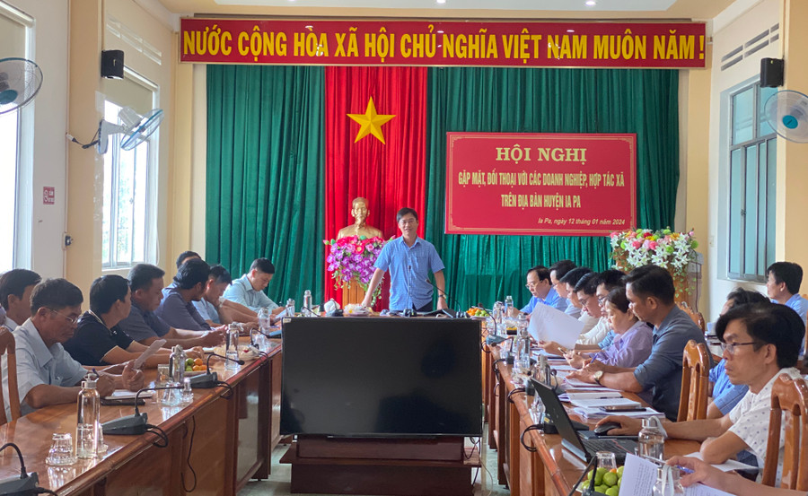 Quang cảnh hội nghị đối thoại tại huyện Ia Pa. Ảnh: Mai Linh