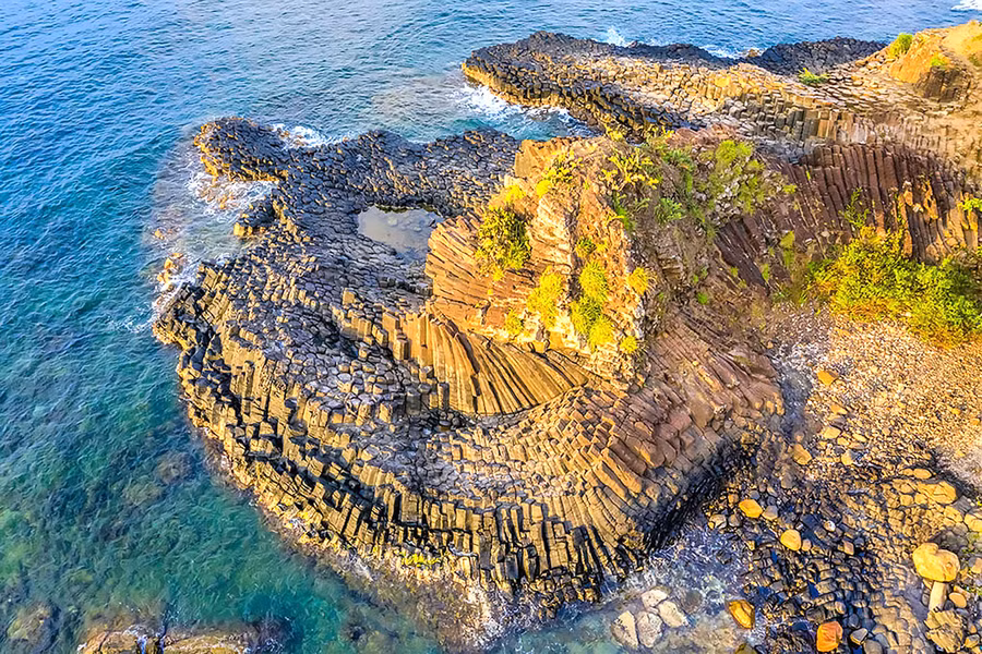 Ghềnh Đá Đĩa là một trong những ghềnh đá đẹp bậc nhất thế giới. Ảnh nguồn Baobinhphuoc.vn