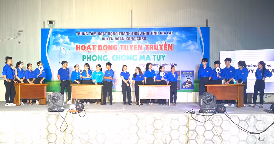 Các bạn đoàn viên, thanh niên tham gia các phần thi tại chương trình. Ảnh: Hà Đức Thành