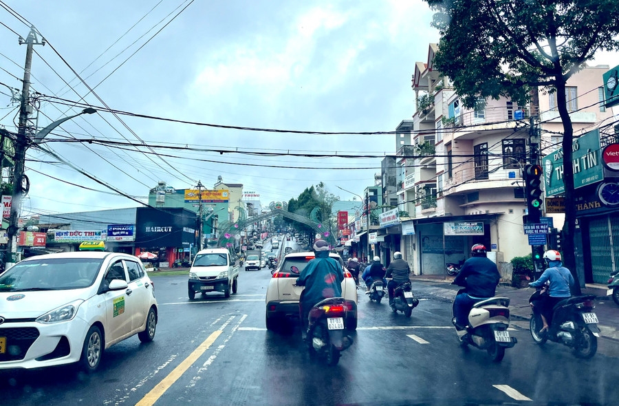 Dự báo trong 24 giờ tiếp theo, trên địa bàn tỉnh tiếp tục có mưa vừa, mưa to, có nơi mưa rất to và rải rác có giông.