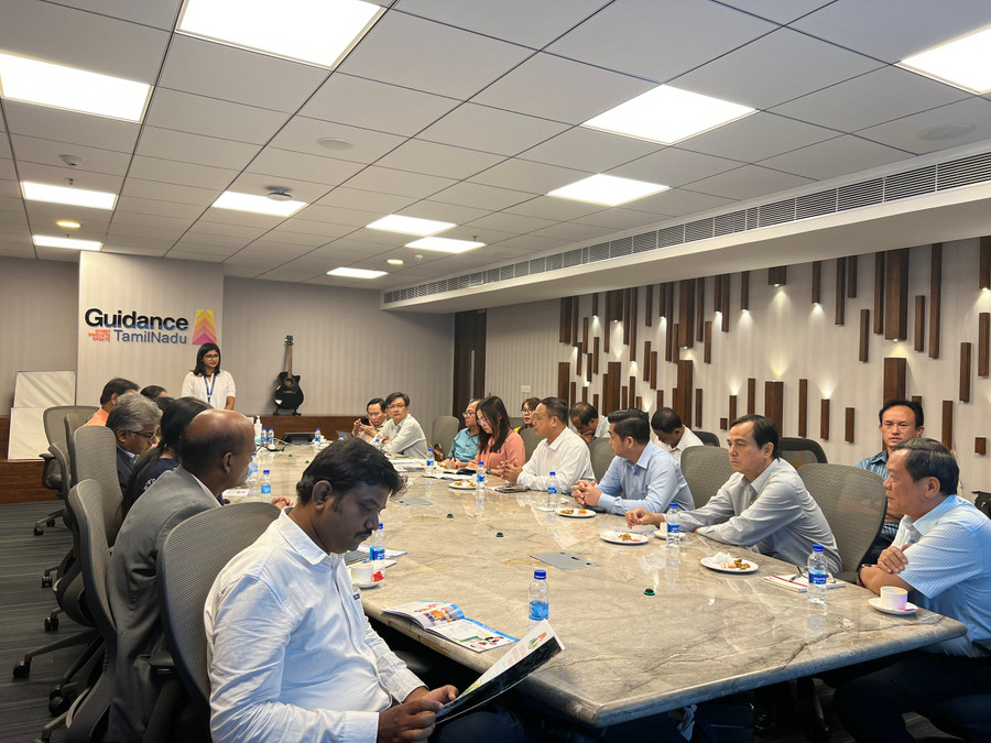 Đoàn công tác của tỉnh Gia Lai do Phó Chủ tịch UBND tỉnh Dương Mah Tiệp làm trưởng đoàn đã có các buổi làm việc với các hiệp hội thương mại, hiệp hội du lịch và nhà đầu tư của bang Tamil Nadu để tìm hiểu các cơ hội hợp tác, liên kết, đầu tư giữa 2 địa phương. Ảnh: H.H Đoàn công tác của tỉnh Gia Lai do Phó Chủ tịch UBND tỉnh Dương Mah Tiệp làm trưởng đoàn đã có các buổi làm việc với các hiệp hội thương mại, hiệp hội du lịch và nhà đầu tư của bang Tamil Nadu để tìm hiểu các cơ hội hợp tác, liên kết, đầu tư giữa 2 địa phương. Ảnh: H.H