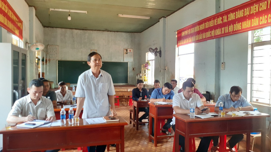 Trưởng ban Nội chính Tỉnh ủy Võ Thanh Hùng phát biểu tại buổi sinh hoạt Chi bộ làng Hố Lâm. Ảnh: Hoàng Viên Trưởng ban Nội chính Tỉnh ủy Võ Thanh Hùng phát biểu tại buổi sinh hoạt Chi bộ làng Hố Lâm. Ảnh: Hoàng Viên