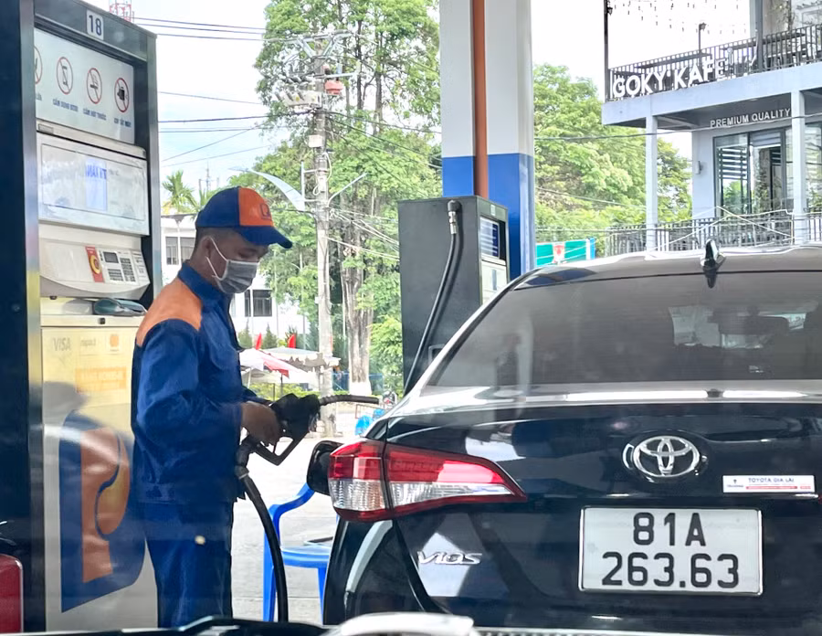 Giá xăng dầu có thể tăng nhẹ trong kỳ điều hành tiếp theo. Ảnh: Phương Vi