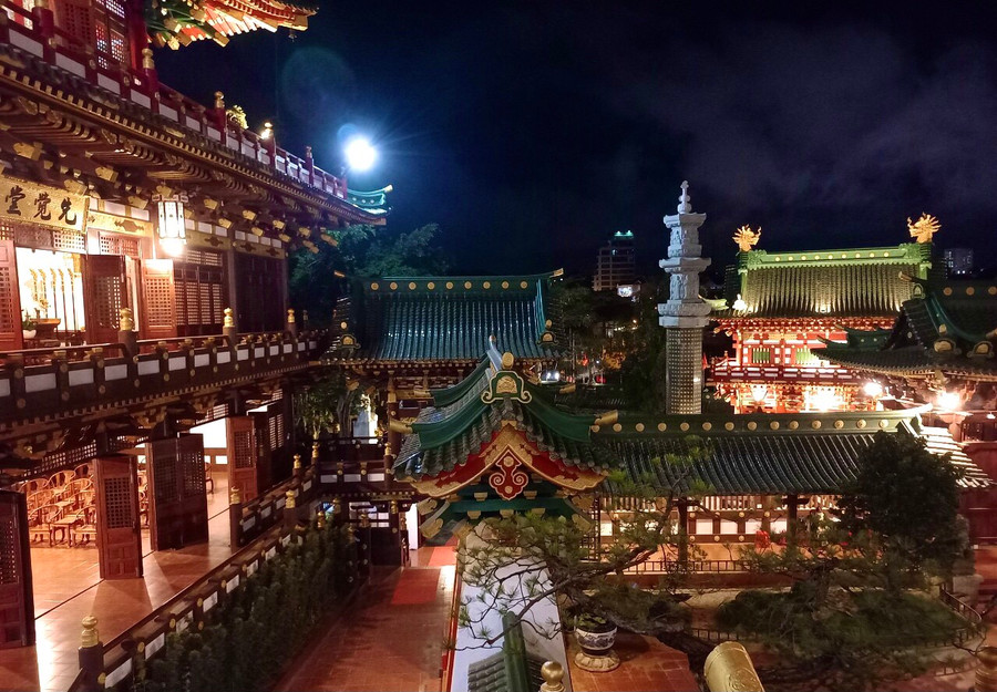 Ở bất kỳ góc nào cũng cảm nhận được sự trầm mặc, thanh tịnh của chốn thiền môn. Ở bất kỳ góc nào cũng cảm nhận được sự trầm mặc, thanh tịnh của chốn thiền môn.