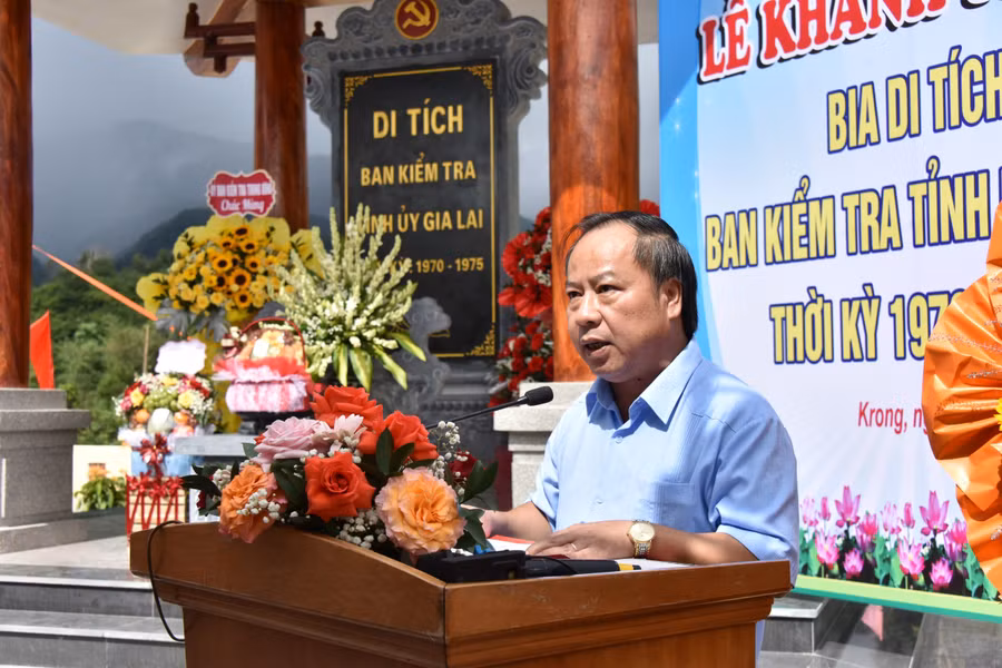 Phó Bí thư Thường trực Tỉnh ủy, Trưởng đoàn đại biểu Quốc hội tỉnh phát biểu tại buổi lễ. Ảnh: Đức Thụy