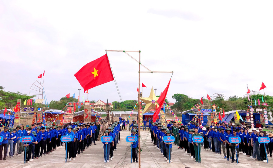280 đoàn viên, thanh niên huyện Đak Pơ tham gia hội trại. Ảnh: Lan Anh
