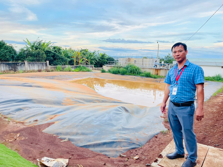 Nước thải của Công ty được xử lý bằng bể biogas để hạn chế mùi hôi ảnh hưởng môi trường. Ảnh: N.H Nước thải của Công ty được xử lý bằng bể biogas để hạn chế mùi hôi ảnh hưởng môi trường. Ảnh: N.H