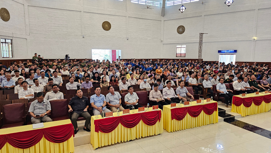 Cán bộ, chiến sĩ, đoàn viên thanh niên tham gia hội nghị. Ảnh: Bá Bính