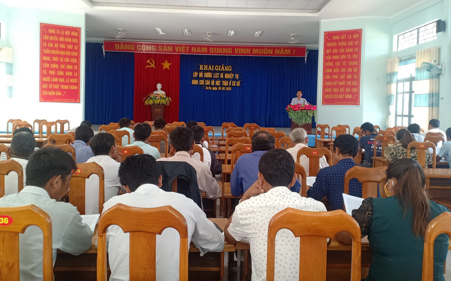 Quang cảnh lớp bồi dưỡng. Ảnh: Như Loan Quang cảnh lớp bồi dưỡng. Ảnh: Như Loan