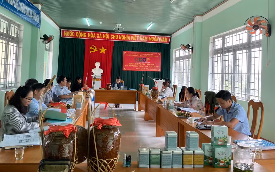 Quang cảnh cuộc họp đánh giá, phân hạng sản phẩm OCOP. Ảnh: Nguyễn Hiền Quang cảnh cuộc họp đánh giá, phân hạng sản phẩm OCOP. Ảnh: Nguyễn Hiền