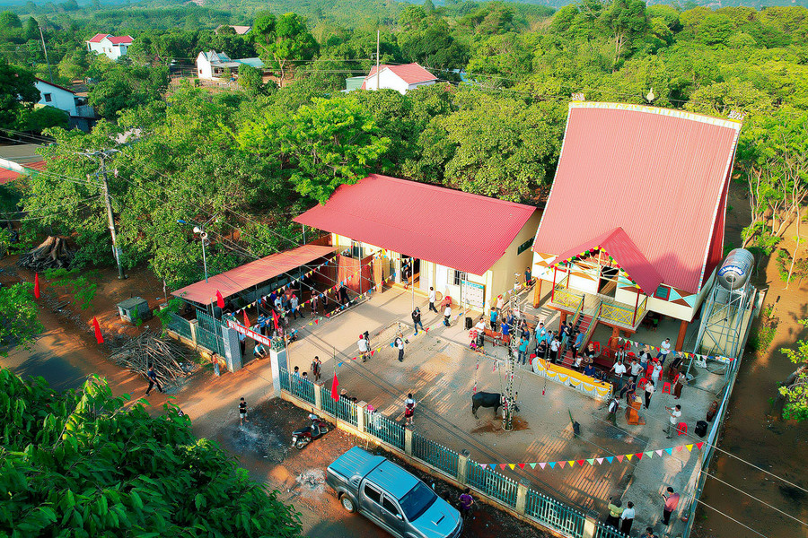 Nhà rông văn hóa jrăng Krăi-nơi diễn ra lễ hội cúng nhà rông mới. Ảnh: Đức Thụy Nhà rông văn hóa jrăng Krăi-nơi diễn ra lễ hội cúng nhà rông mới. Ảnh: Đức Thụy