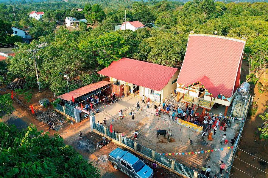 Nhà rông văn hóa jrăng Krăi-nơi diễn ra lễ hội cúng nhà rông mới. Ảnh: Đức Thụy