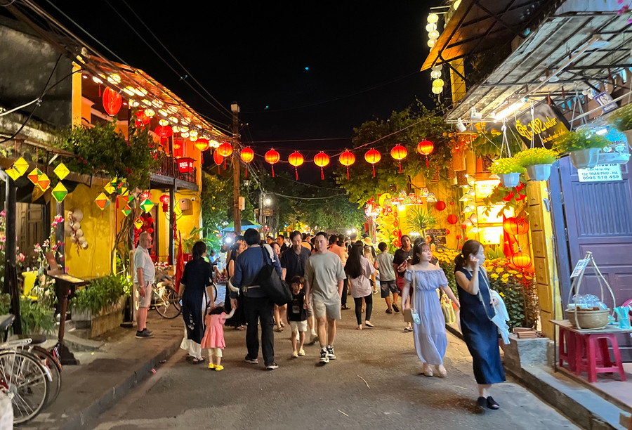 Hội An là thành phố du lịch một mình an toàn nhất thế giới. Ảnh: Phương Vi Hội An là thành phố du lịch một mình an toàn nhất thế giới. Ảnh: Phương Vi